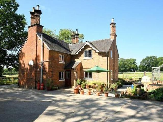 House for sale in Chelmondiston, Suffolk