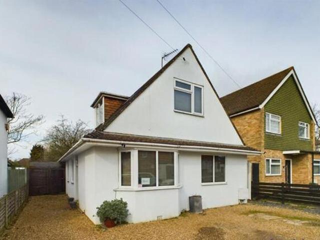 House for sale in Chertsey, Runnymede