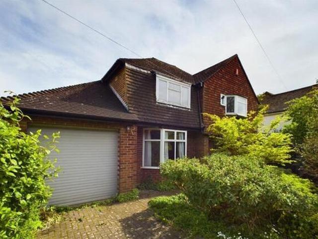 House for sale in Chertsey, Runnymede