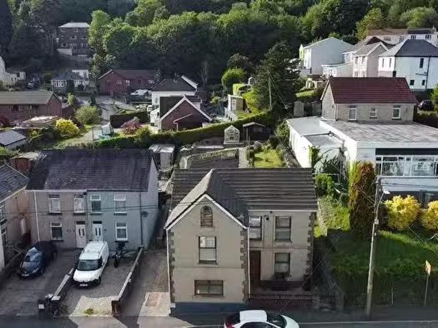House for sale in Pontardawe, Clydach