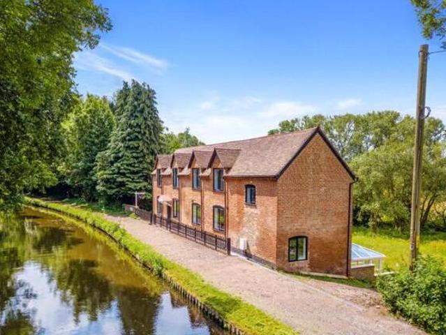 House for sale in Swindon