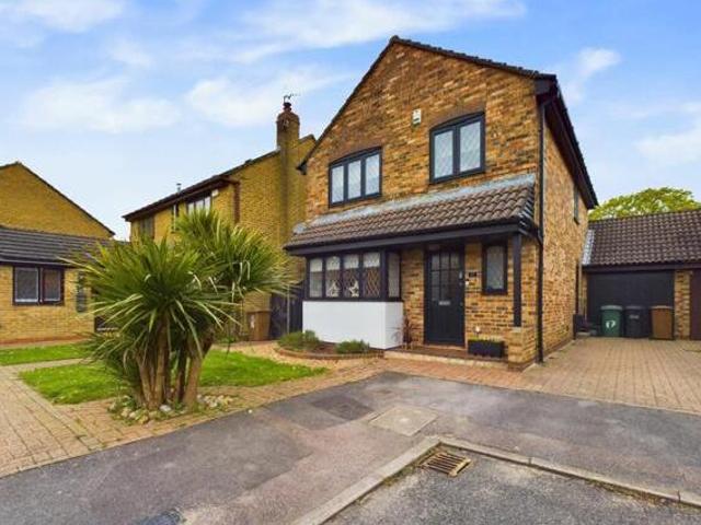 House for sale in Tadworth, Reigate and Banstead