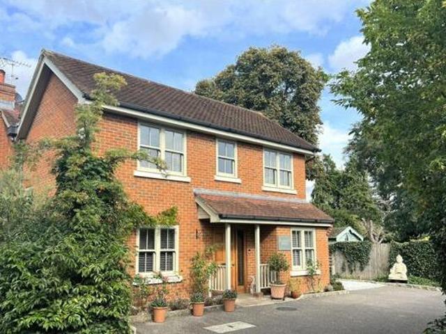 House for sale in Thames Ditton, Elmbridge