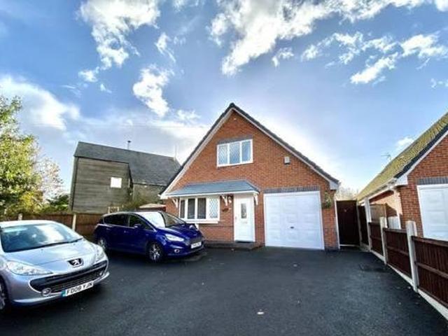 House for sale in Froggatt, East Midlands