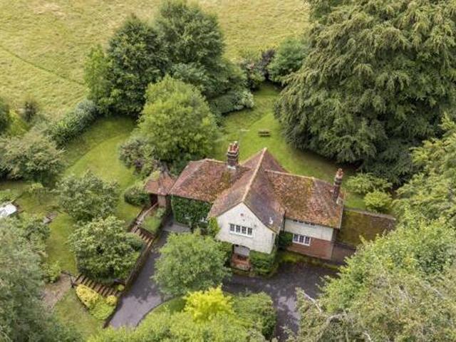 House for sale in Tring, Dacorum