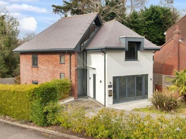 House for sale in Hawkenbury, Sandown Park