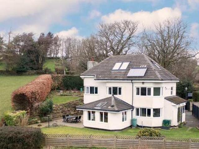 House for sale in Holmfirth, West Yorkshire