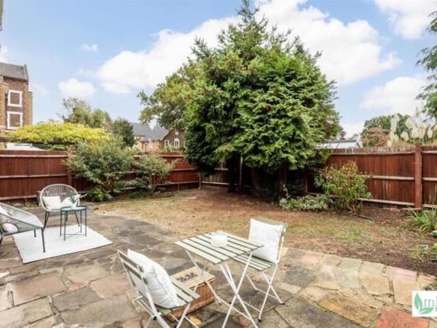 Farm for sale in Chalvey, Slough