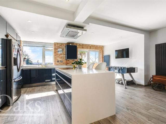 Farm for sale in Upper Norwood