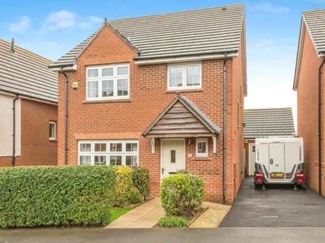 House for sale in New Crofton, West Yorkshire