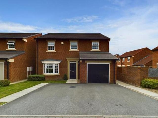 House for sale in Horbury, West Yorkshire