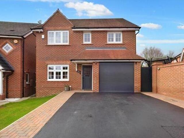 House for sale in Wrenthorpe, West Yorkshire