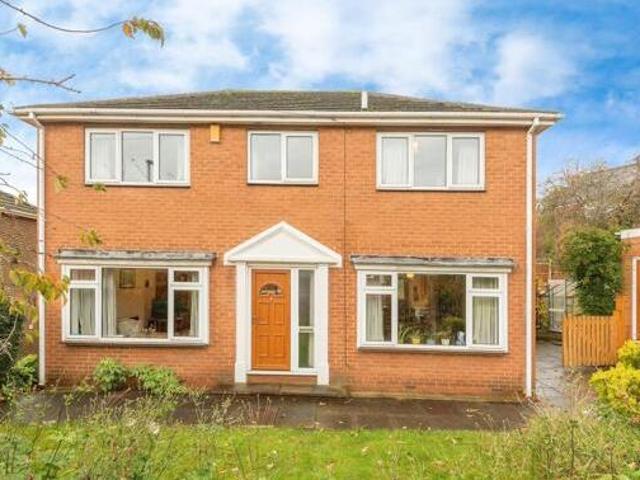 House for sale in Horbury, West Yorkshire