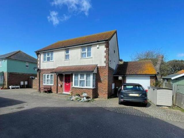 House for sale in Frinton and Walton, Dale Hill