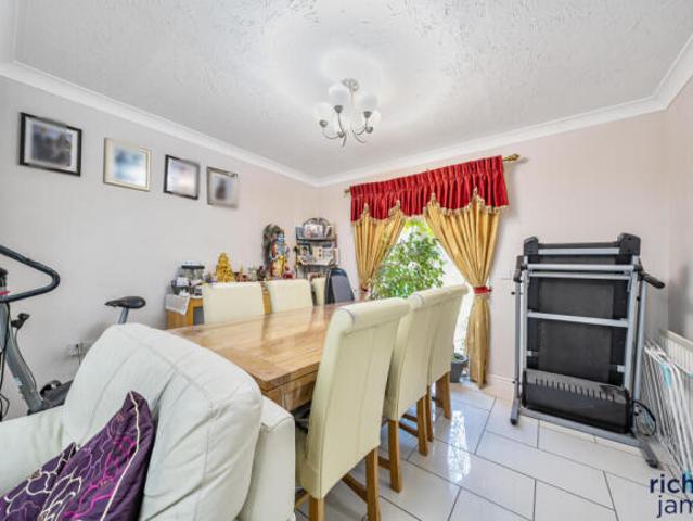 Farm for sale in Blunsdon, Swindon