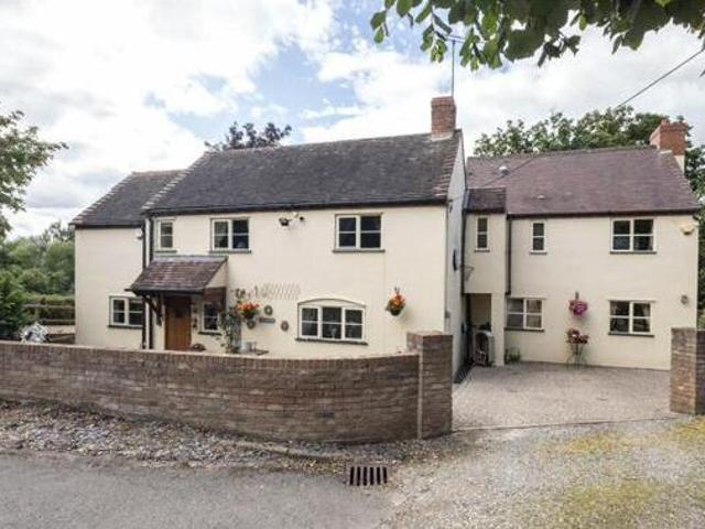 House for sale in Green Close, Warwickshire