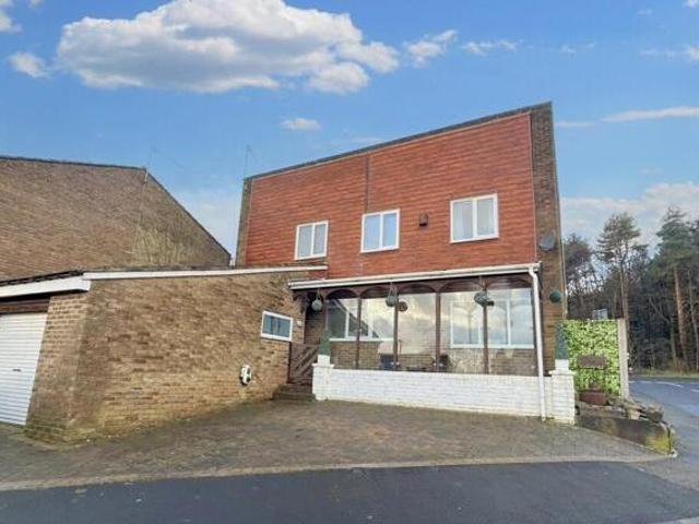 House for sale in Oxclose, Washington
