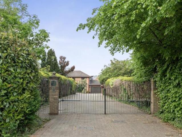 Farm for sale in Enfield, Greater London
