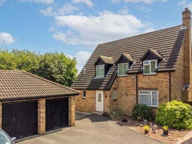 House for sale in Glenvale Park, Wellingborough