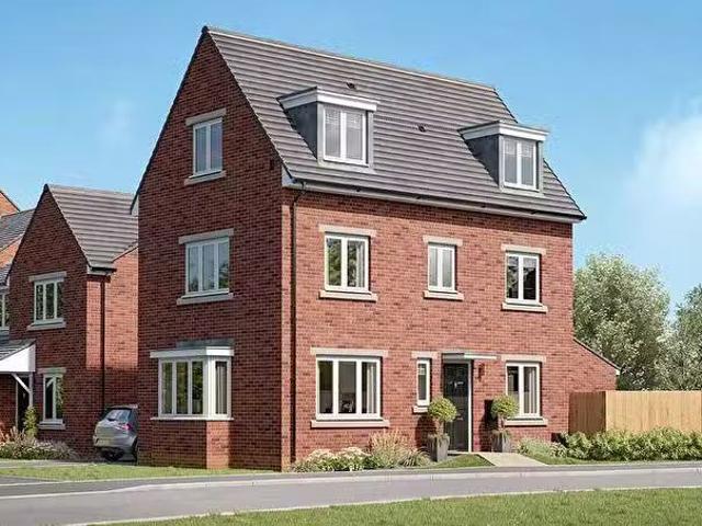 House for sale in Garden City