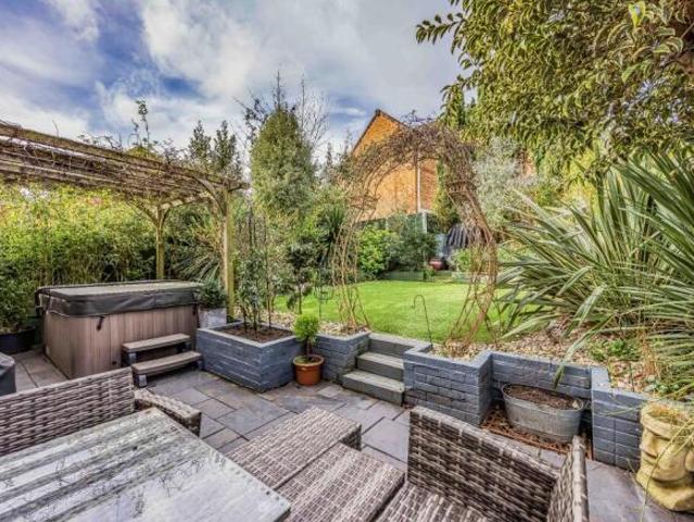 Farm for sale in Bitterne, Southampton