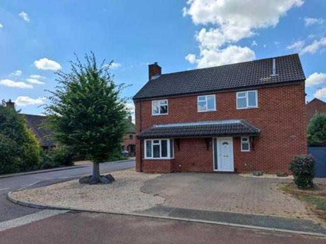 House for sale in Northampton, Northamptonshire