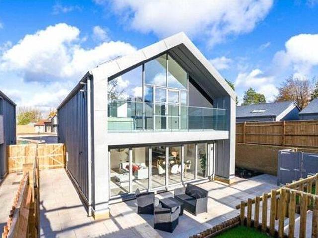 House for sale in The Butts, Kent