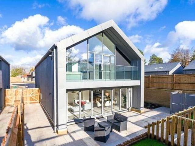 House for sale in The Butts, Kent