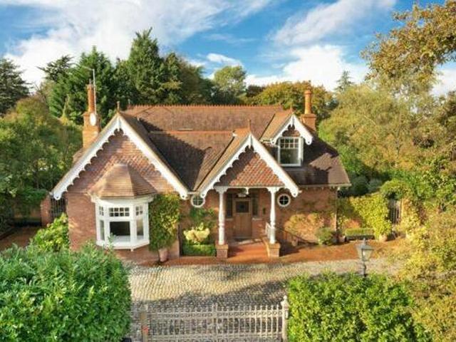 House for sale in Weybridge, Elmbridge