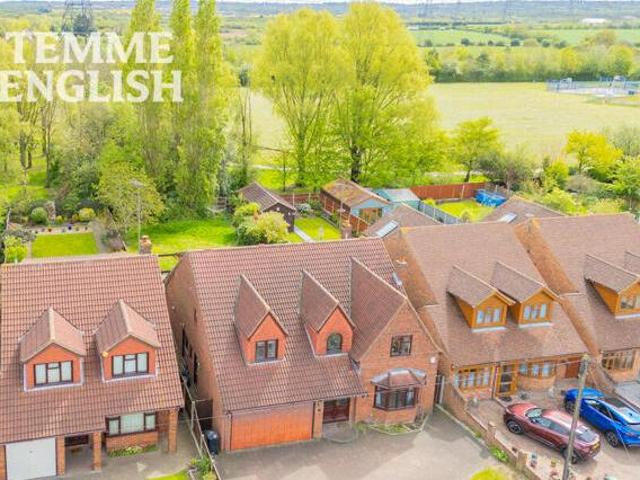 House for sale in Wickford, Essex
