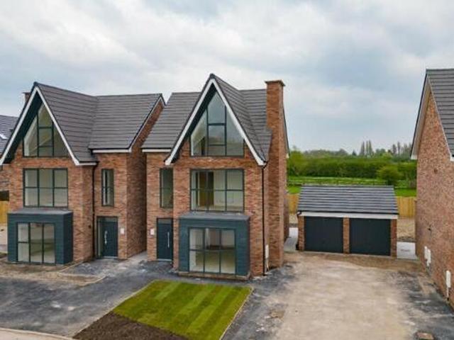 House for sale in Widnes