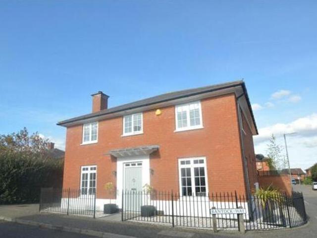 House for sale in Chipping Hill, Essex