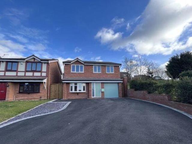 House for sale in Brierley Hill, West Midlands