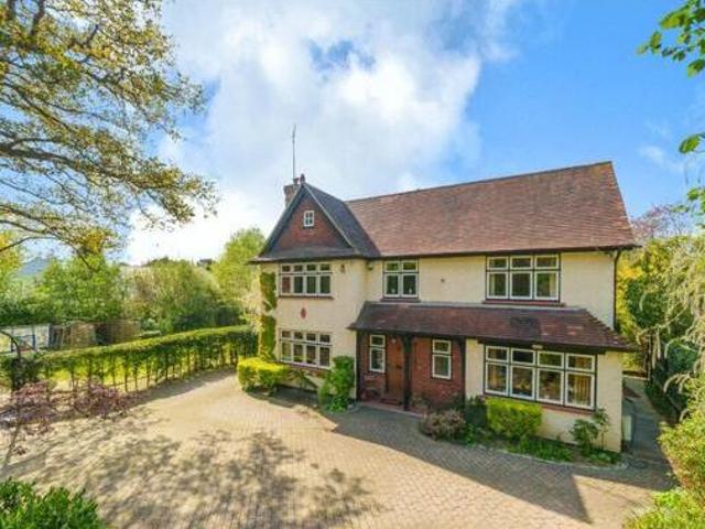 House for sale in Horsell, Woking