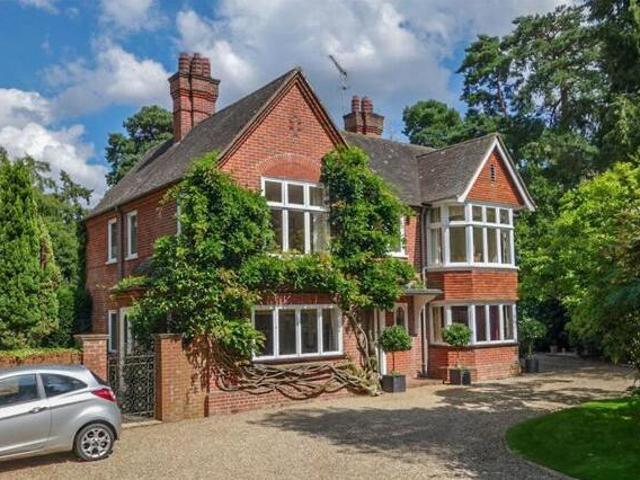 House for sale in Wokingham, England