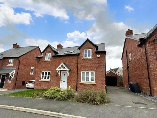 House for sale in Northampton, Northamptonshire