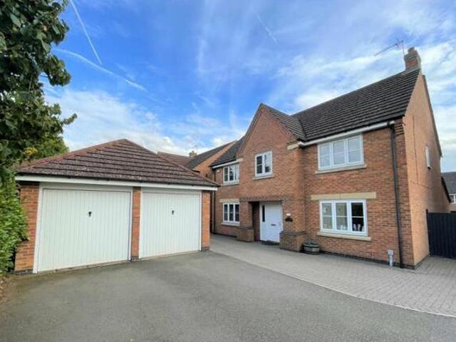 House for sale in Northampton, Northamptonshire
