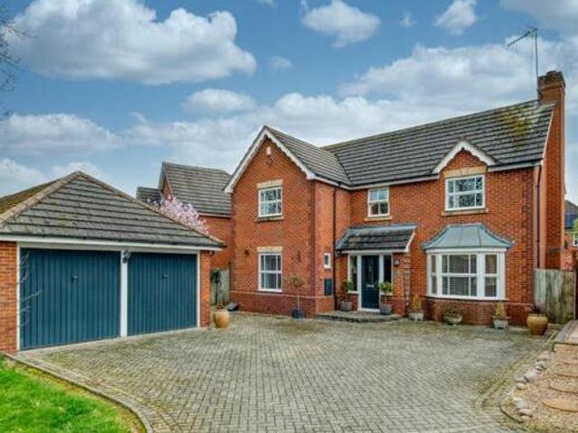 House for sale in Warndon, Worcestershire