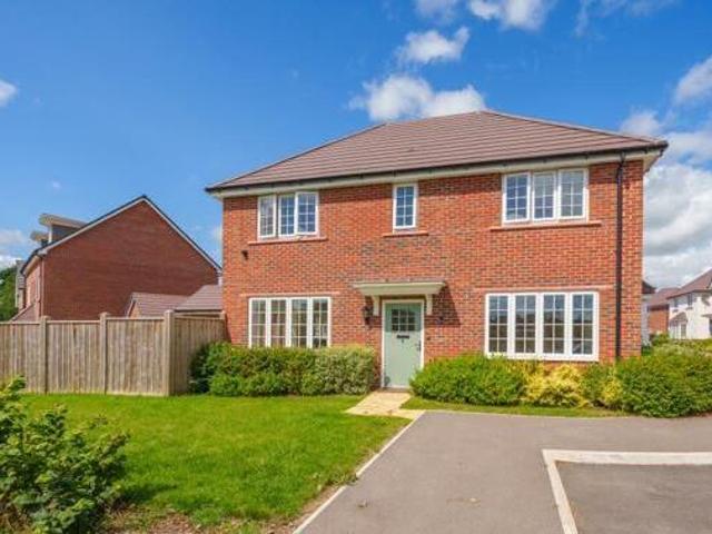House for sale in Dines Green, Worcestershire