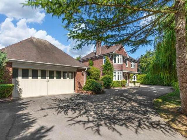 House for sale in Bromsgrove, Worcestershire