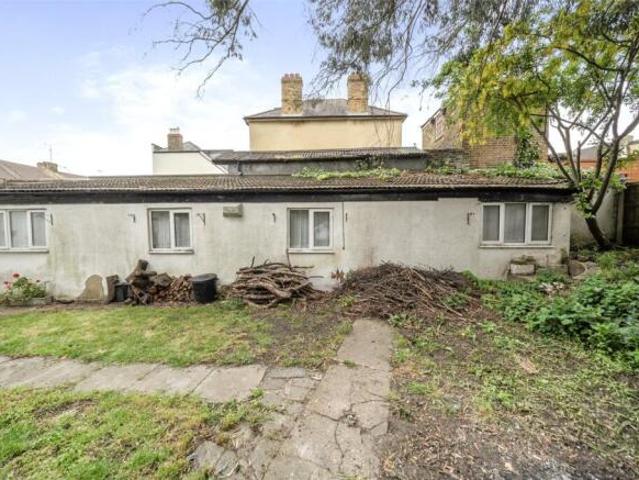 Farm for sale in Brompton, Gillingham