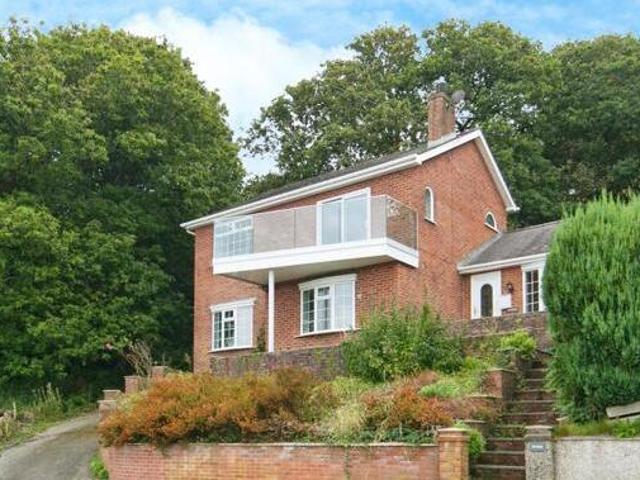 House for sale in Y Felinheli, Wales