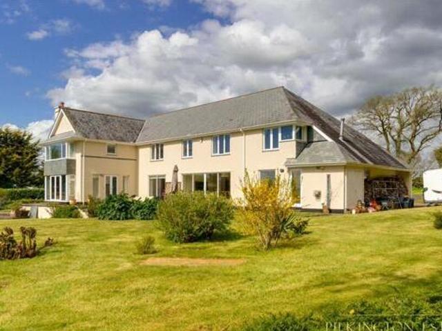 House for sale in Weir Quay, Devon