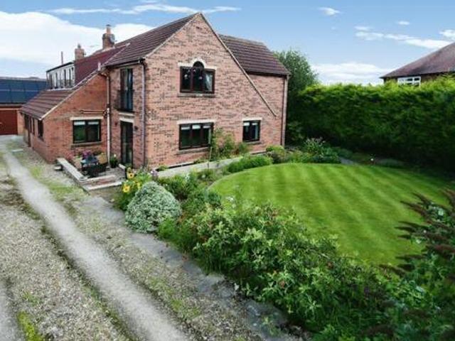 House for sale in High Field, York