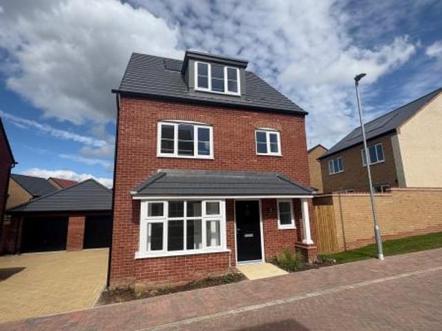 House for rent in Priors Hall Park, Weldon