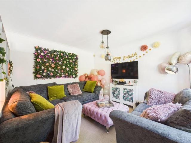 House for rent in Highway, Maidenhead