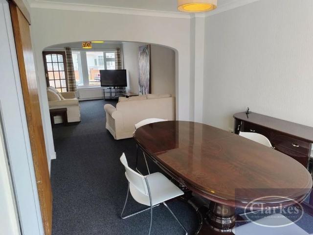 House for rent in London Borough of Ealing, Greater London