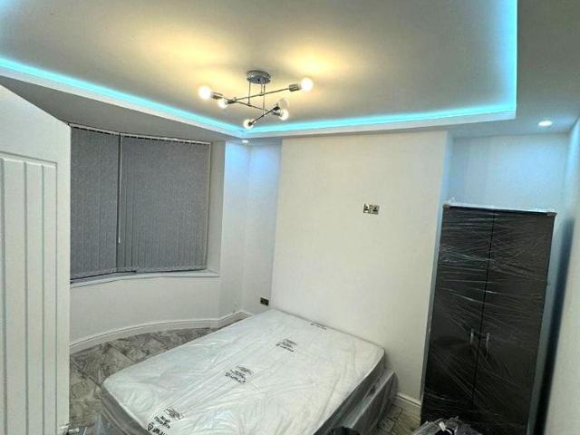 House for rent in Hollinwood, Pendock