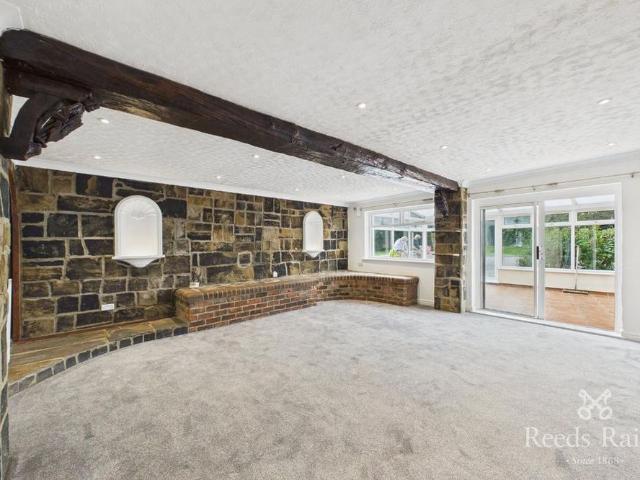 House for rent in Lofthouse Gate, Wakefield