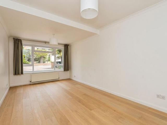 House for rent in Old Dean, Heol-las